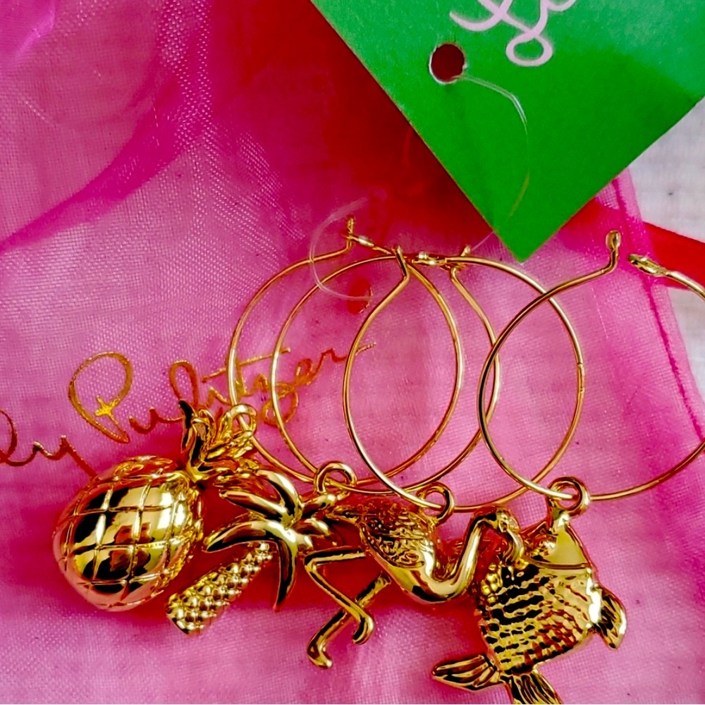 BRAND NEW WITH TAGS LILLY PULITZER Wine 🍷 Charms. Gold color.
